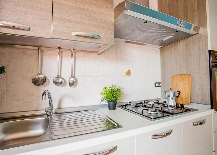 Sun House 4 Center Airconditioned * Вилласимиус